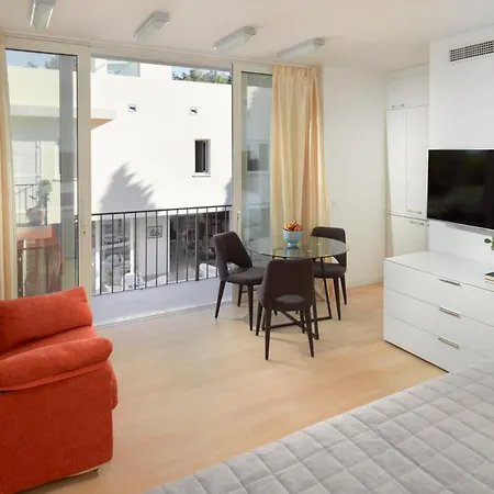 Sleeps 12 Pool Air Con Wifi Villa Bol