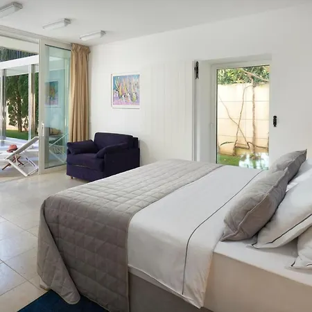 Sleeps 12 Pool Air Con Wifi *