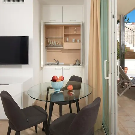 Sleeps 12 Pool Air Con Wifi