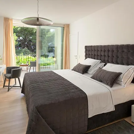 Sleeps 12 Pool Air Con Wifi Villa Bol